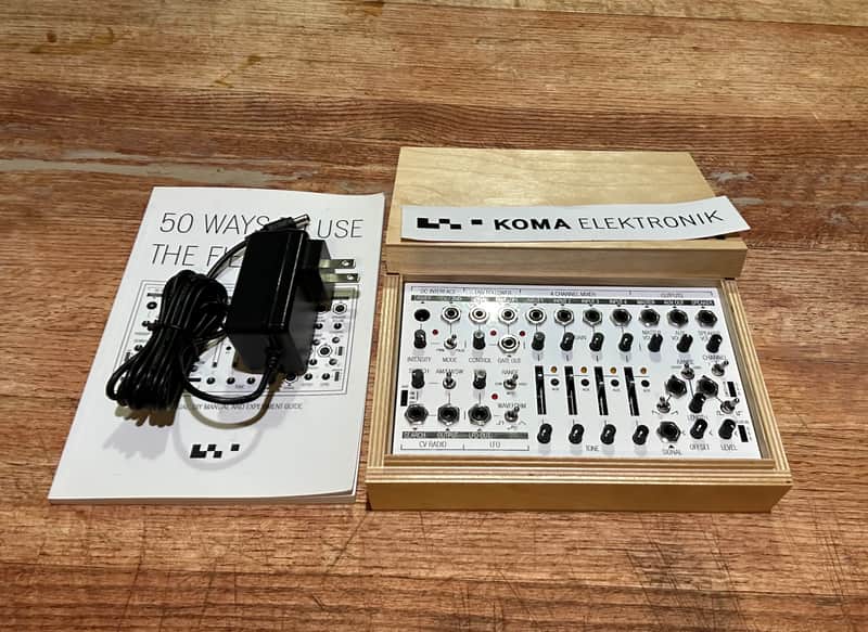 Koma Elektronik Field Kit Electro Acoustic Workstation 2026 - White / Wood image 1
