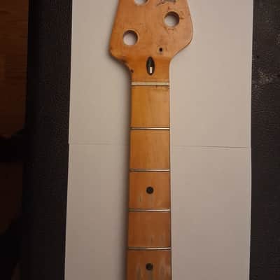 Music Man Saber/Stingray 1976-1988 - Nitrocellous image 3