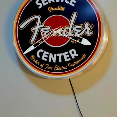 Fender Musical Instruments Service Center Round Dealer Style Light Up Clock Killer Cool Man Cave/Garage/Bar Item