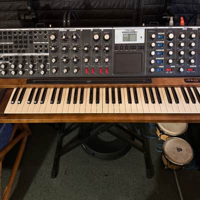 Moog Minimoog Voyager XL 61-Key Monophonic Synthesizer 2010 Black with Wood Cabinet