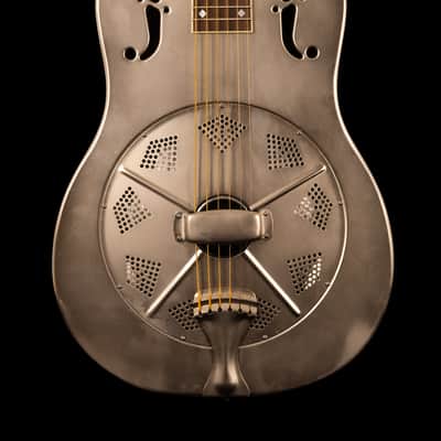 2004 National Resonator V.S. Delphi Deluxe image 2