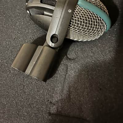 AKG D112 Large-Diaphragm Dynamic Kick Drum Microphone 2010s - Black image 2