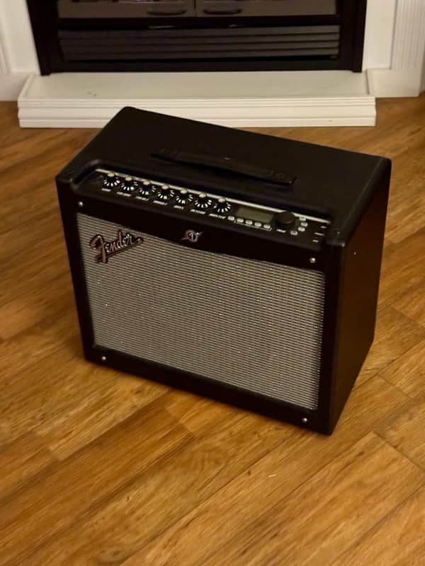 Fender Mustang III V.2 100-Watt 1x12" Modeling Guitar Combo 2013 - 2016 - Black image 1