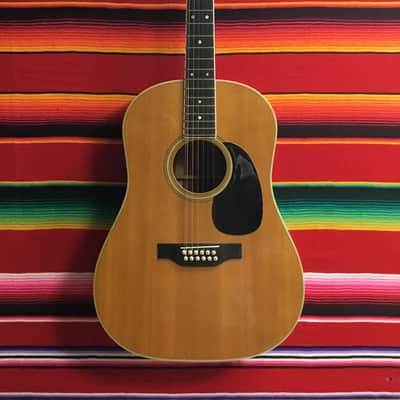 Martin D12-35 1970 - Natural image 1