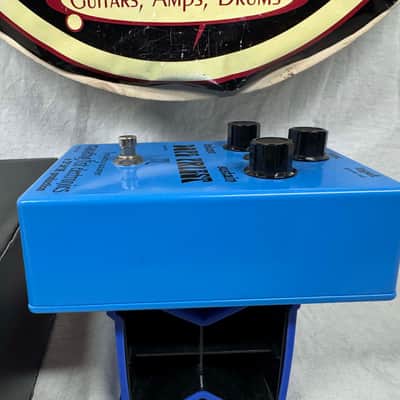 D*A*M Differential Audio Manifestationz x Emanating Fist Electronics Limited Edition DP-77 dp77 Dope Priest Frequency Sustainer Muffy Fuzz Pedal with Box - Limited Blue Colorway image 5