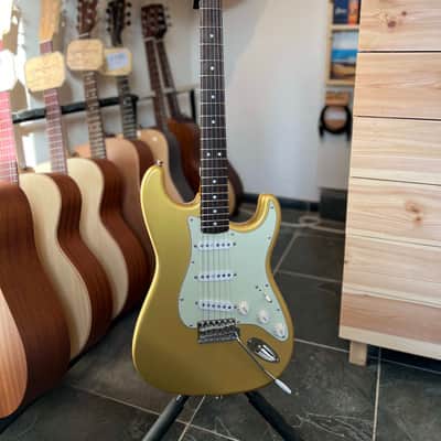 Mambo Mambocaster S 2023 - Gold Nitro image 1