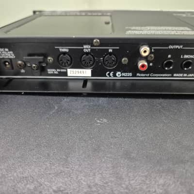 Roland GI-20 + XV2020 + PEDALS & CABLES. Late 90's - Silver image 4