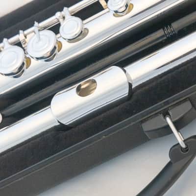 Yamaha YFL-222 Standard Silver-plated Flute *Cleaned & Serviced *Ready to play image 5