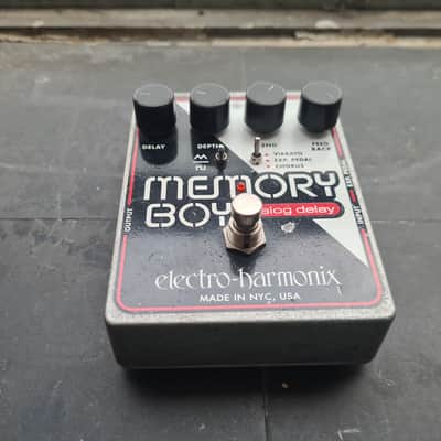 Electro-Harmonix MEMORY BOY Analog Delay / Chorus / Vibrato 2009 - Present - Black / White / Red image 6