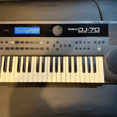 Roland DJ-70 Sampling Synthezier 1992 - 1996 - Black image 5