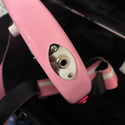 Squier Hello Kitty Stratocaster 2024 - Present - Pink image 8