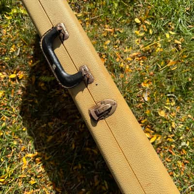 1963-1964 Fender Stratocaster Case - White Cookies and Cream image 6