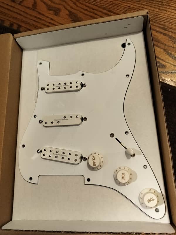 Seymour Duncan Everything Axe Pickguard Assembly 2010s - White