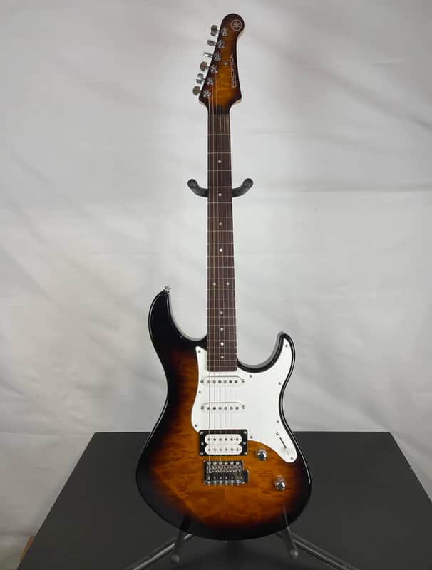 Yamaha PAC212VQM Pacifica Electric Guitar, Rosewood Fingerboard