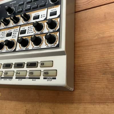 Yamaha AN200 Desktop Synthesizer 2001 - Silver
