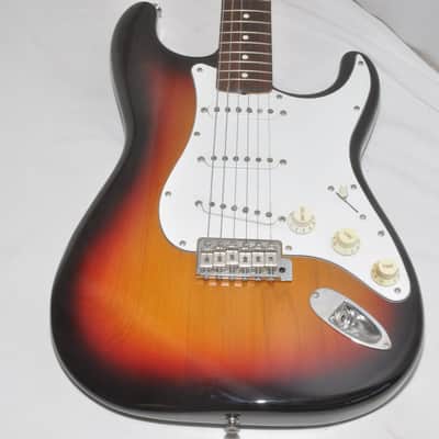 Fender Stratocaster Crafted in Japan Electric Guitar Ref No 7083 image 3