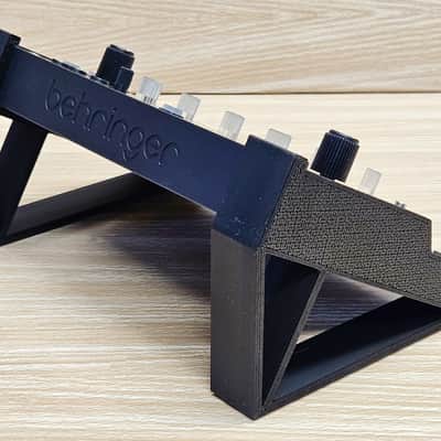 The Analog Source 25 Degree Angled Desktop Stand For Behringer D Mini JT Mini Pro VS Phara-O UB-Xa CZ-1 Synthesizer image 4