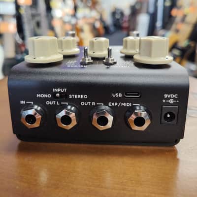 Strymon Flint - Tremolo & Reverb Pedal - Flint Grey image 2
