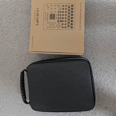 Sonicware Lofi-12 XT with carry case and USB power adapter image 3