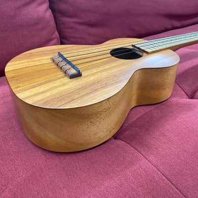 Kamaka Curly Hawaiian Koa & Mahogany Concert Ukulele image 8