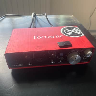 Focusrite Scarlett 2i4 USB 2.0 Audio Interface 2013 - 2016 - Red / Black image 1