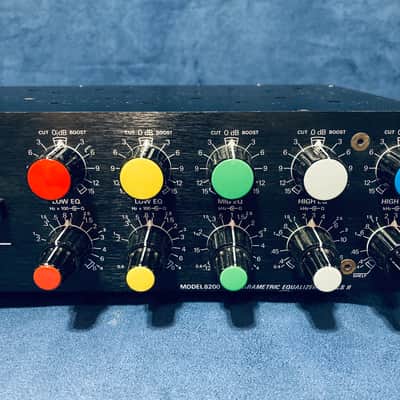 GML Model 8200 Two-Channel 5-Band Parametric Equalizer • Excellent • Tested image 2