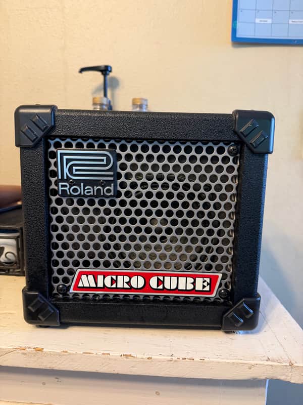 Roland Micro Cube 2-Watt 1x5" Guitar Combo 2004 - 2014 - Black image 1