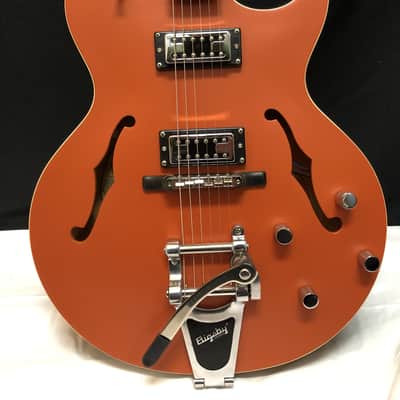 The Loar hollowbody electric guitar - NEW Thinbody Archtop Orange LH-306T Bigsby Tremolo w/ CASE image 3