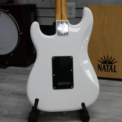 Fender Player II Stratocaster Polar White Maple Fingerboard image 4