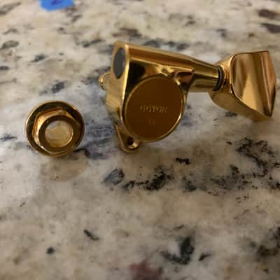 Gotoh Locking Bass Side Tuner - Good image 1