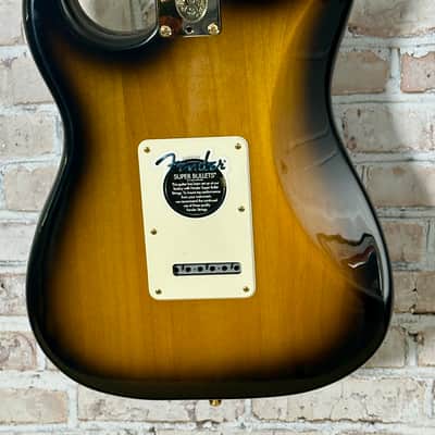 Fender 50th Anniversary American Deluxe Stratocaster 2004 - Sunburst image 4