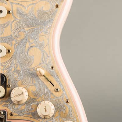 Fender Tyler Bryant “Pinky” Stratocaster 2023, Shell Pink image 3