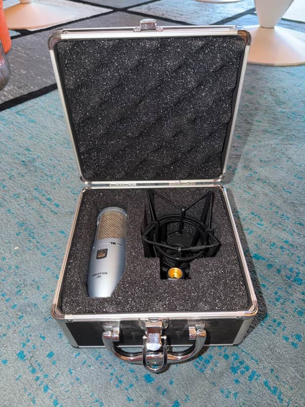 AKG Perception 200 2010s - Gray image 1
