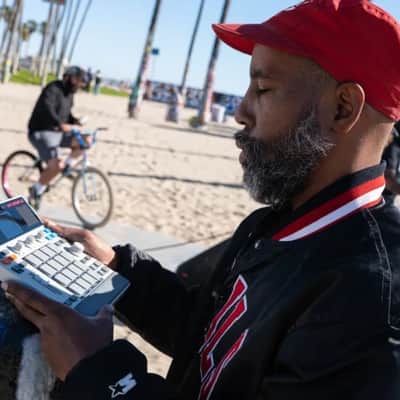 Akai MPC Sample Portable Standalone Sampler Sequencer with 16 RGB Pads USB-C image 14
