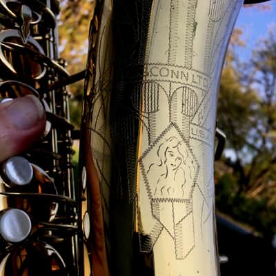 SUMMER DEAL CONN SAXOPHONE 6M VIII 1937 NAKED LADY ORIGNAL CASE , MOUTHPIECE , NEWER PADS , NICE SHAPE image 3