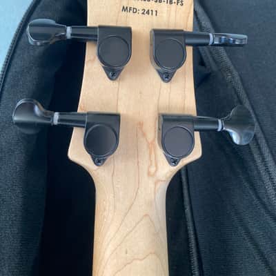 Kala UBASS Solid Body Sunburst with Flatwound Strings image 5