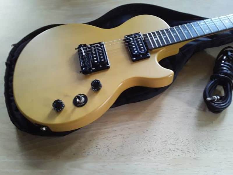 (*Local Sale Pending*) Electric Guitar with Gig Bag & Cable Included image 1