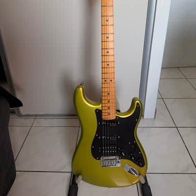 Fender American Ultra II Stratocaster with Maple Fretboard 2024 - Present - Solar Flare image 2
