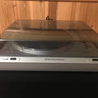 Technics 6202 1977 Silver MCS Semi automatic belt drive turntable phonograph record player image 2