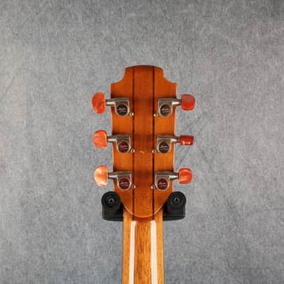 Lowden O Style - Cedar Top - Mahogany Body - Hard Case - 2nd Hand image 5