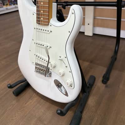 Fender Stratocaster 2024 - Blanche image 2