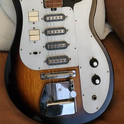 TEISCO WG-4L Circa 1960’s Electric Guitar Sunburst 4 pickup combo w Gigbag image 3