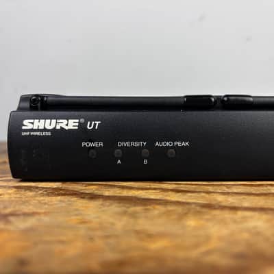 Shure UT UHF Marcad Diversity Wireless Guitar Transmitter and Receiver image 3