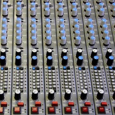 DDA DMR12 44 Input Analogue Console image 10