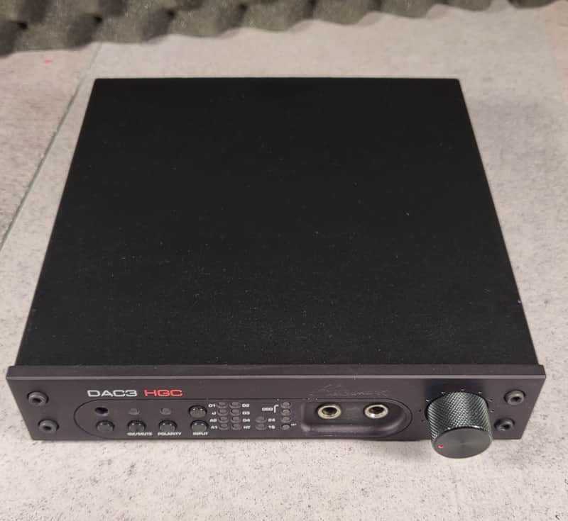 Immagine Benchmark DAC3HGC  Black USB Digital Audio Converter (DAC) with Remote - 1