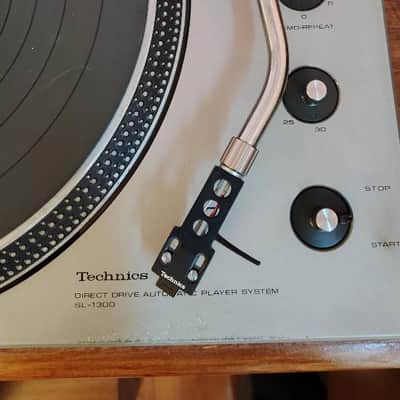 Technics SL1300 turntable in very good condition, serviced - 1980's image 3