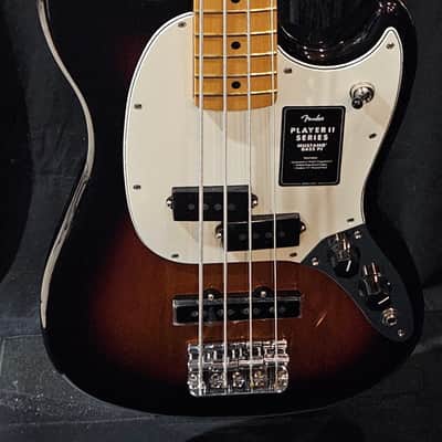 Fender Player II Mustang Bass PJ - 3-color Sunburst with Maple Fingerboard 2025 image 2