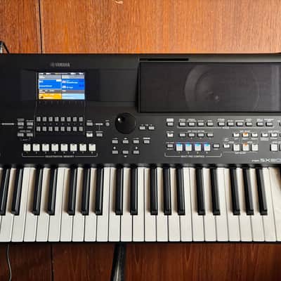 Yamaha PSR-SX600 Digital Workstation With 61 Keys w/ box image 4