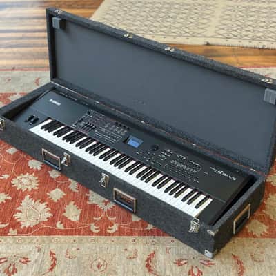 YAMAHA S70 XS - 76 Key Synthesizer Stage Piano image 12