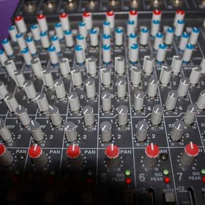 Carvin Powered Concert Series 1200-Watts 16-Channel Mixer w/Road Warrior Case C1644P (used) image 14
